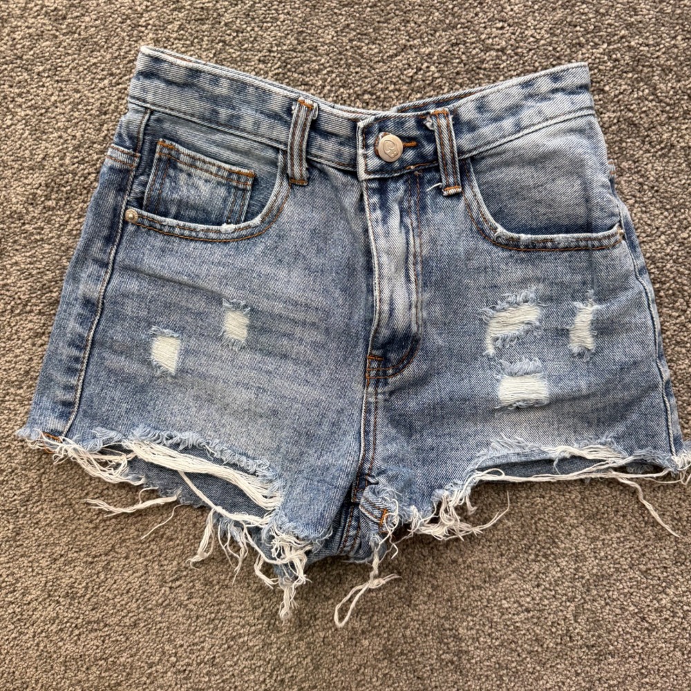 Nasty Gal Distressed Denim Shorts Light Wash Blue Frayed Hem Size US 2 UK 6